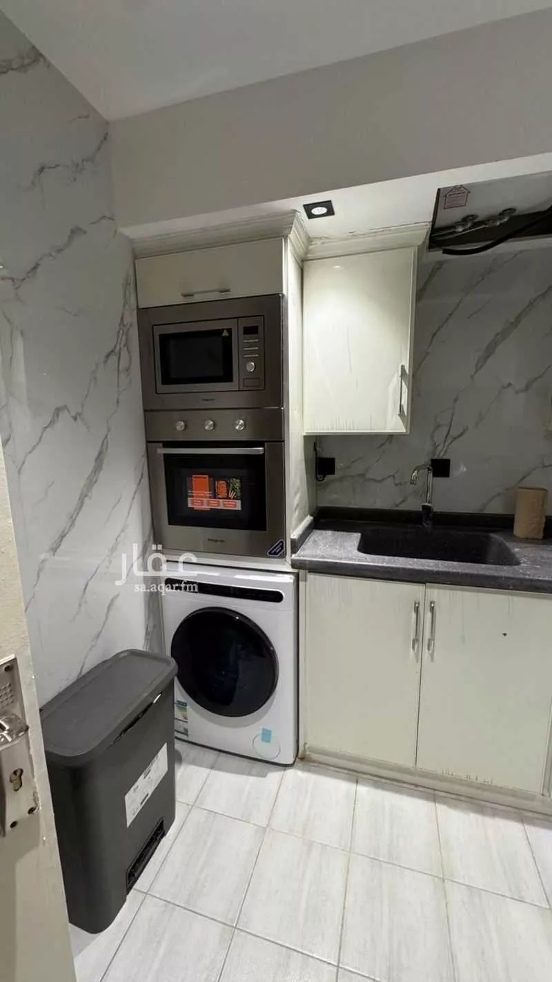 3 bedroom apartment in Al Malqa 9