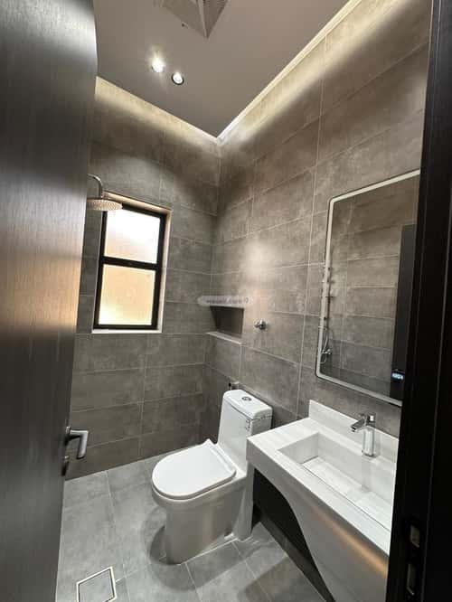 شقة  في الروضة 12