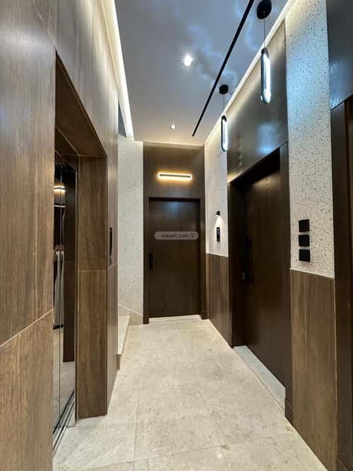 شقة  في الروضة 18