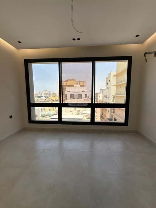 شقة  في الروضة 8