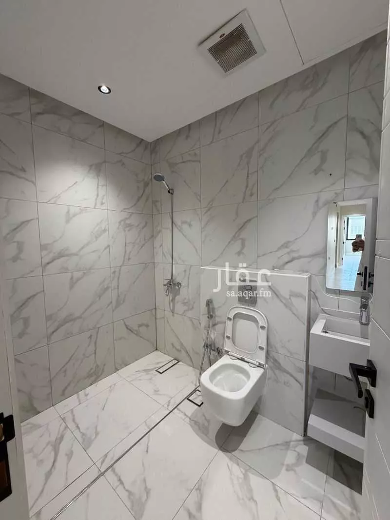 4 bedroom villa in Al Malqa 11