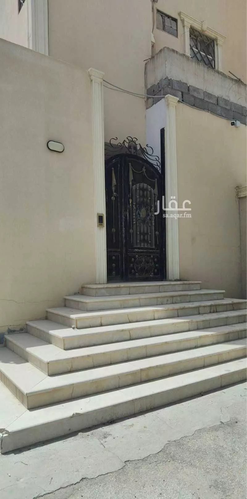 4 bedroom apartment in Irqah 3