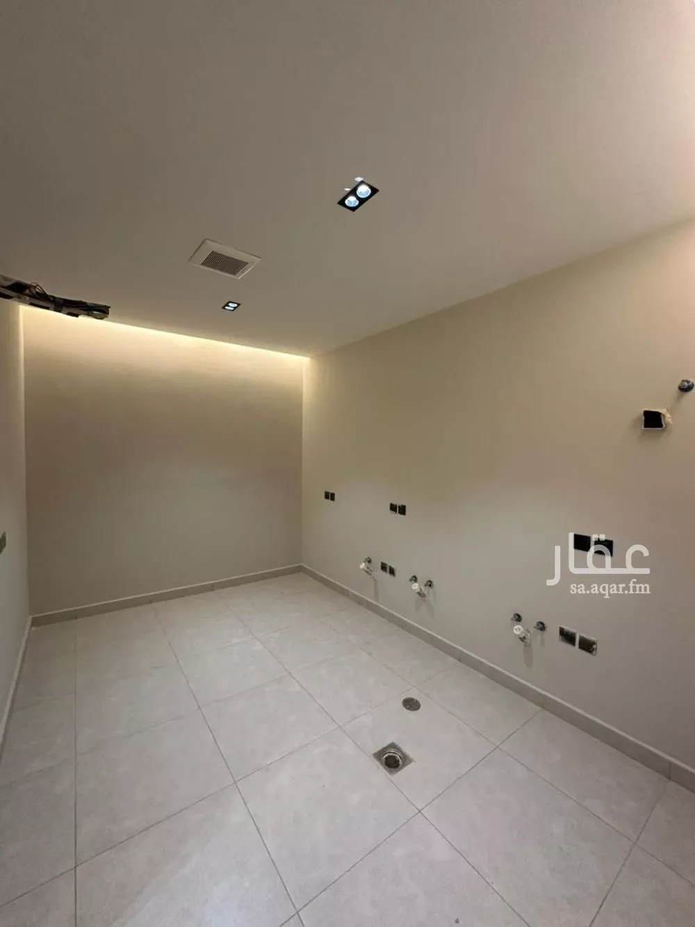 5 bedroom apartment in Al Aziziyah 7