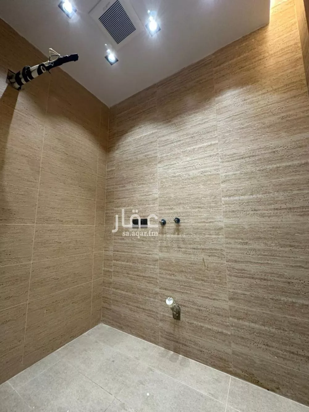 5 bedroom apartment in Al Aziziyah 8