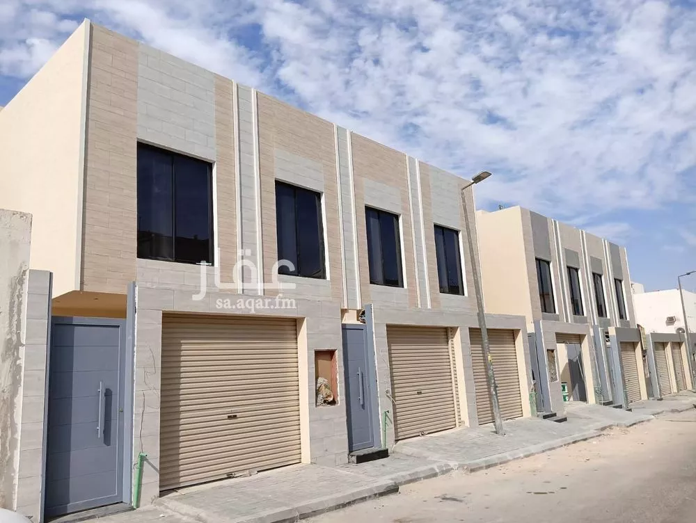 4 bedroom floor in Al Zahrah 9