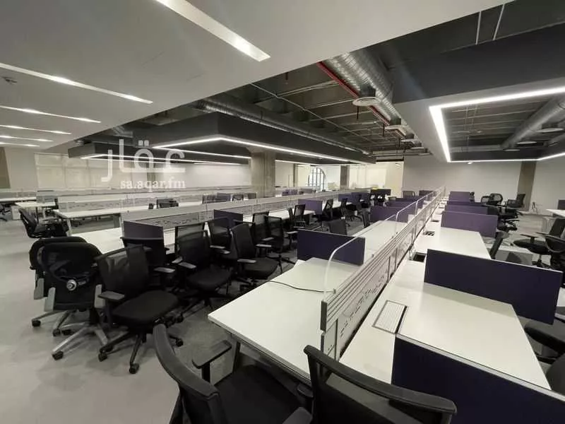 مكتب 1900 م² في النفل 4