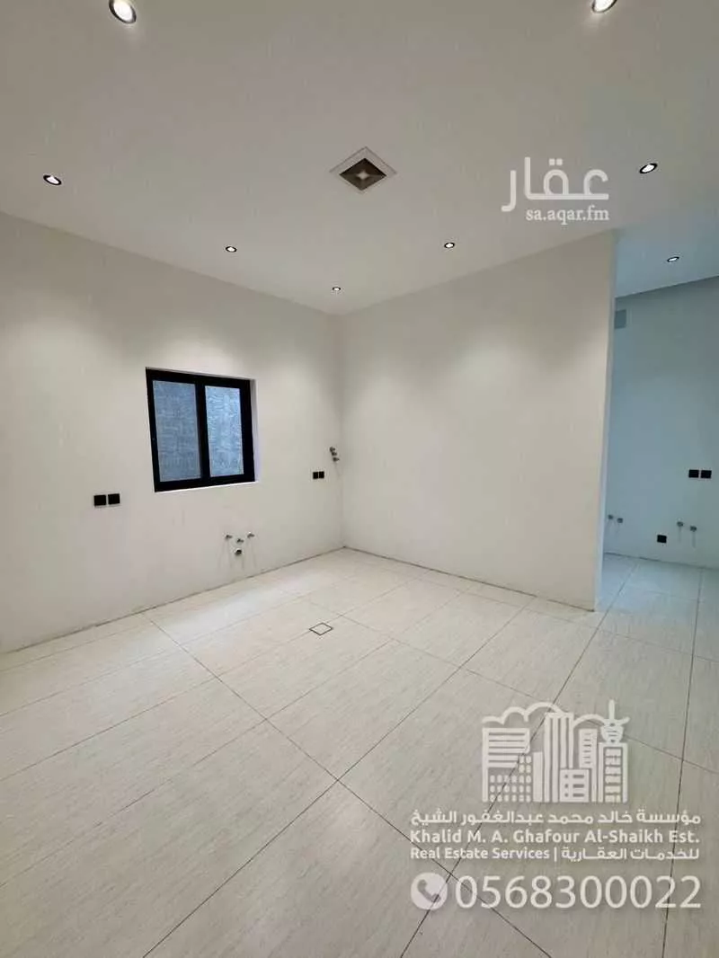 فيلا 5 غرف في السيف 8