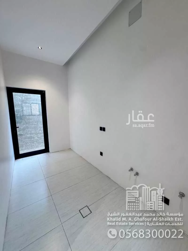 فيلا 5 غرف في السيف 9