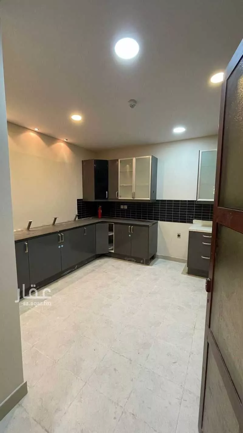 شقة 3 غرف في الحمرا 13