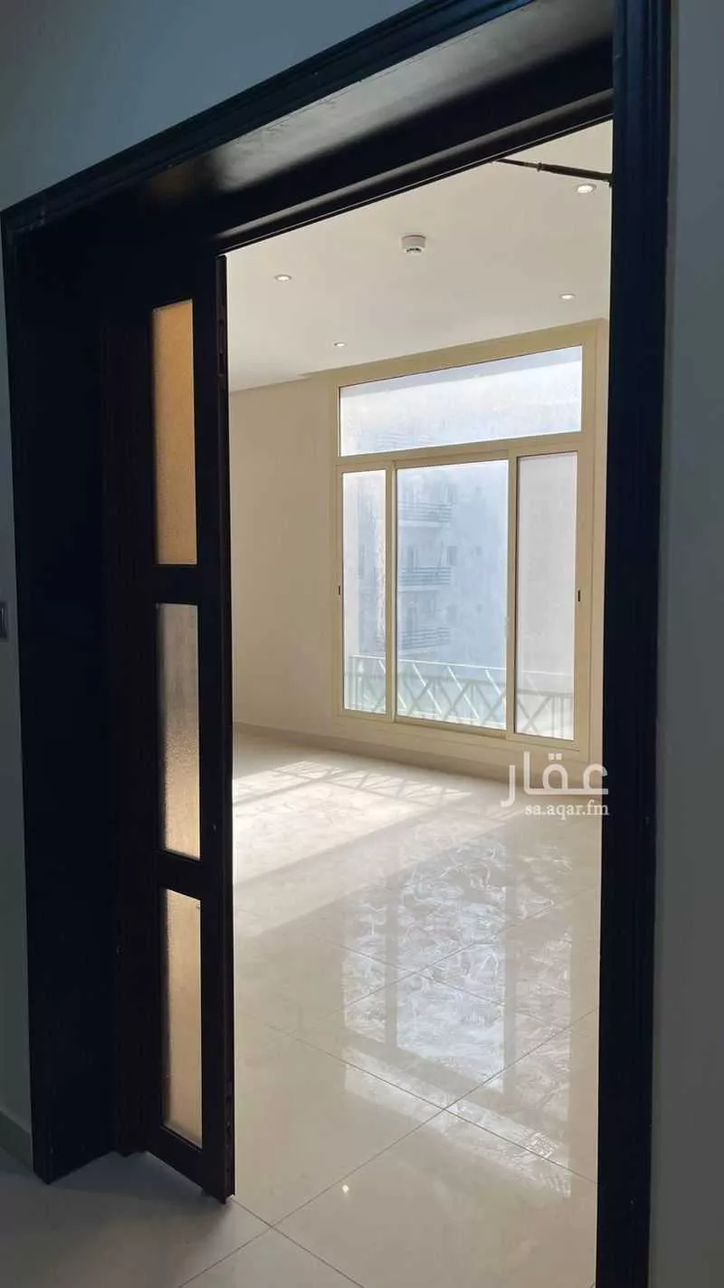 شقة 3 غرف في الحمرا 4