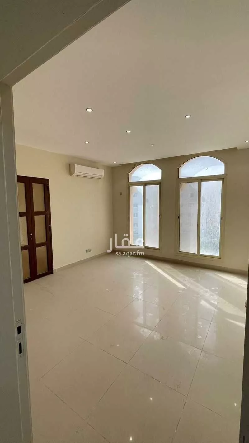 شقة 3 غرف في الحمرا 8