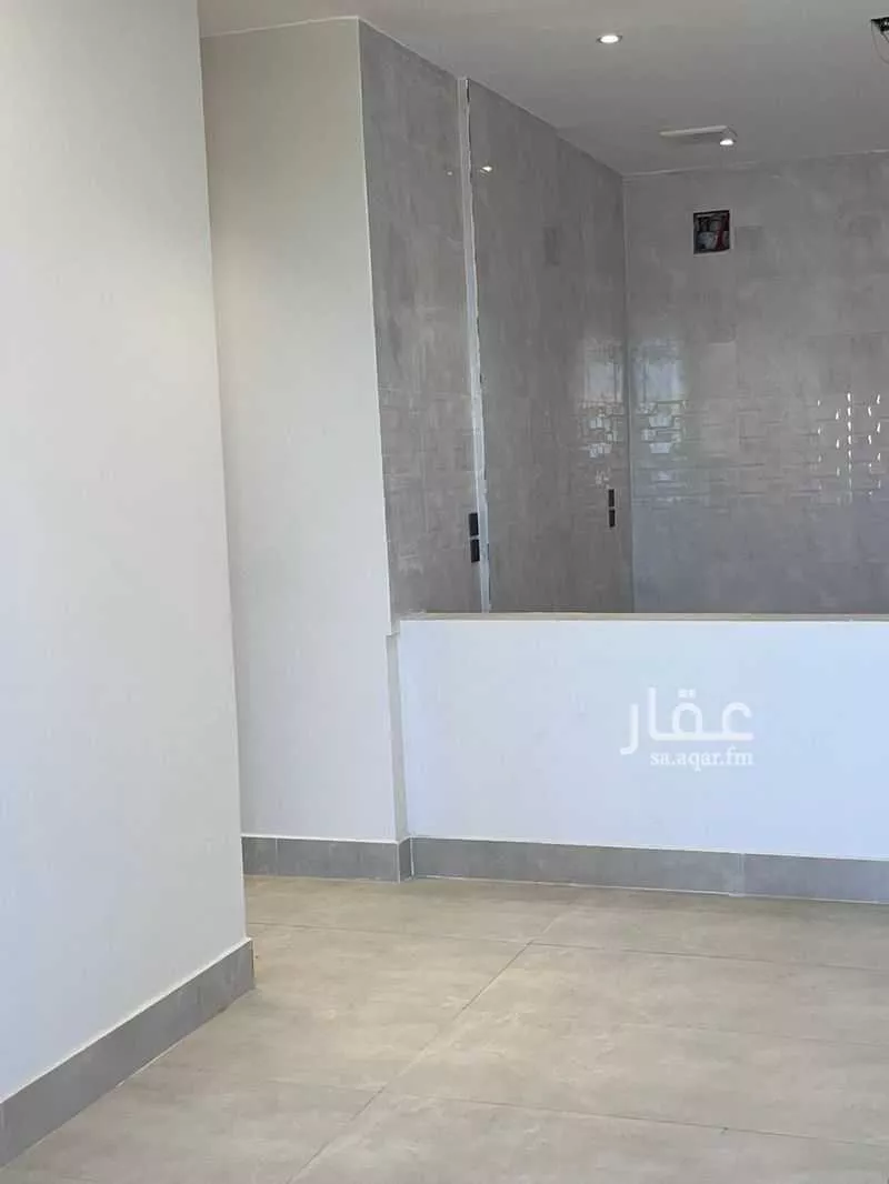 شقة 4 غرف في الحمرا 14