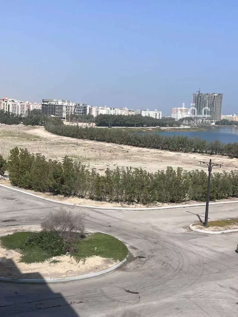 شقة 4 غرف في الحمرا 16