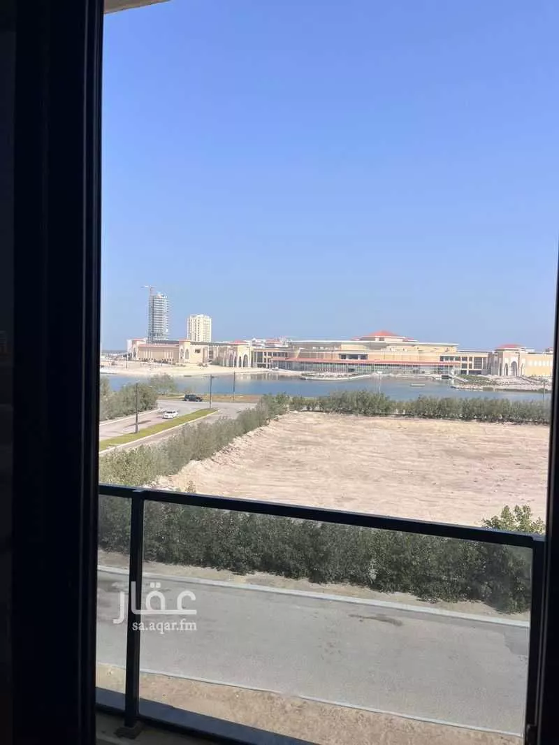 شقة 4 غرف في الحمرا 18