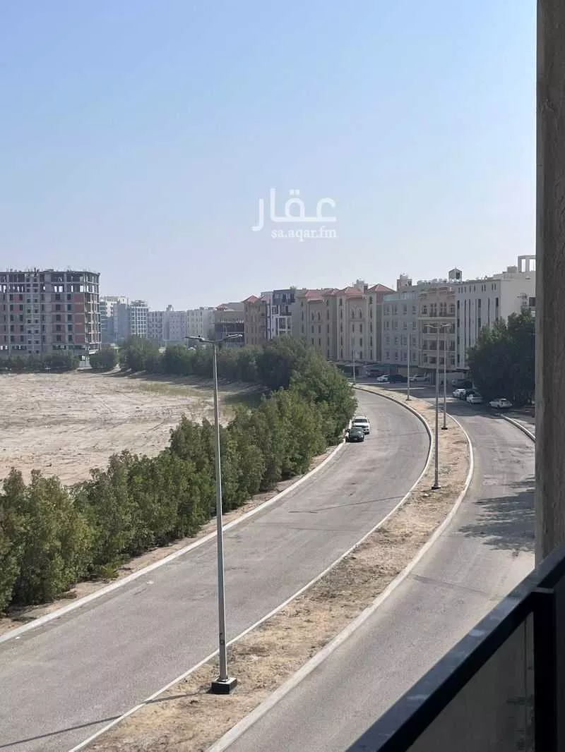 شقة 4 غرف في الحمرا 20