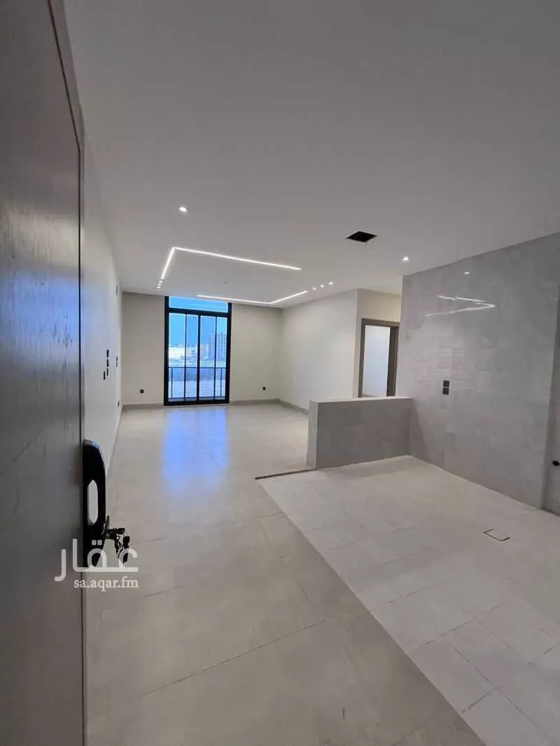 شقة 4 غرف في الحمرا 23