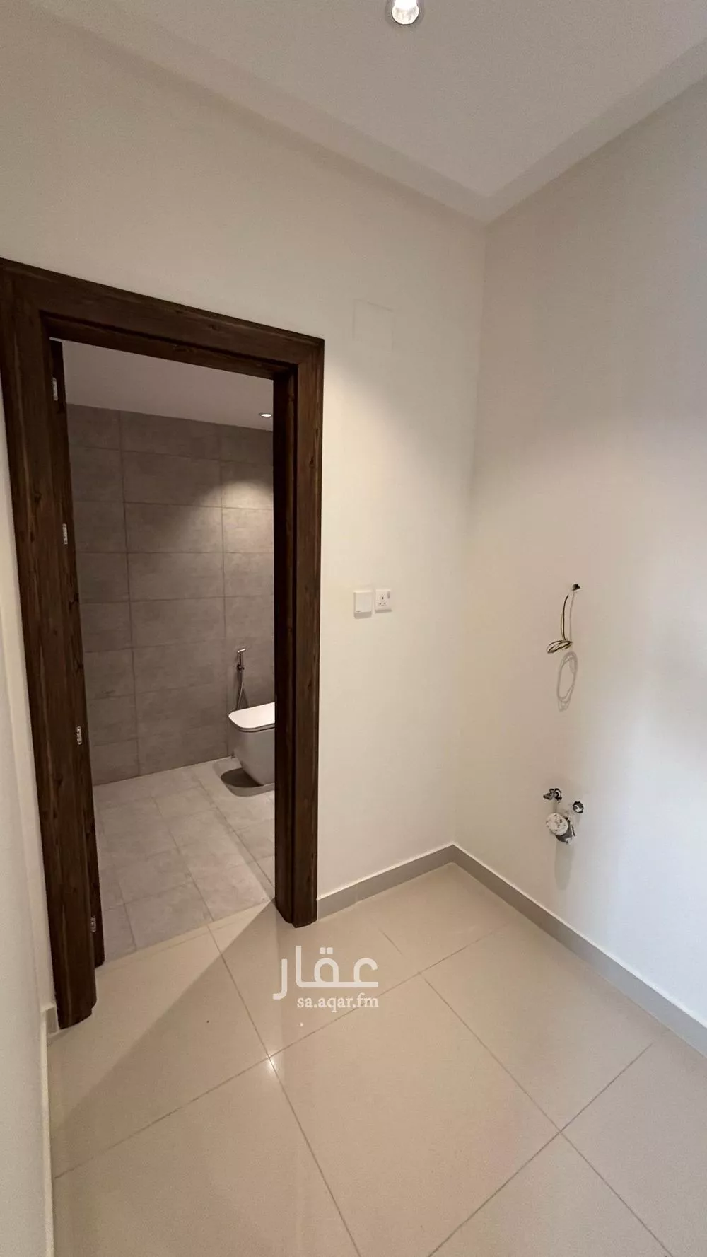 5 bedroom apartment in Al Difa 11