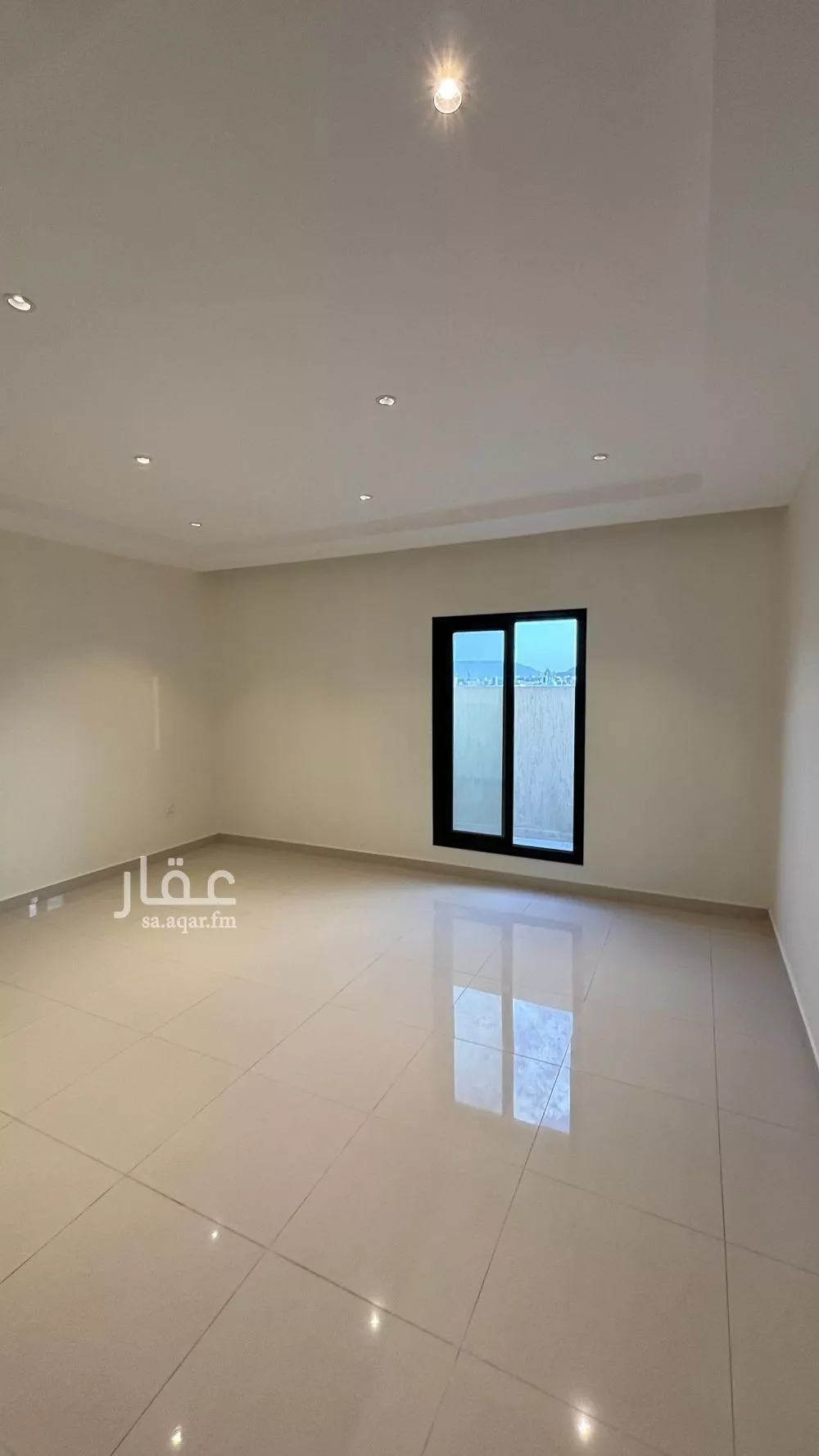 5 bedroom apartment in Al Difa 12