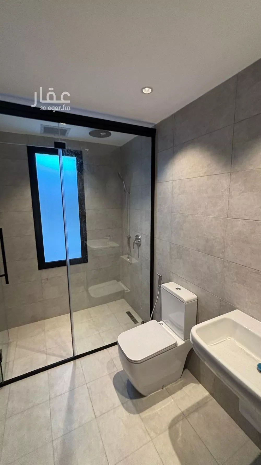 5 bedroom apartment in Al Difa 5