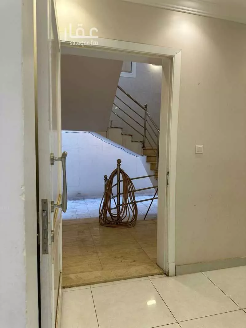 عمارة 352 م² في طيبة 11