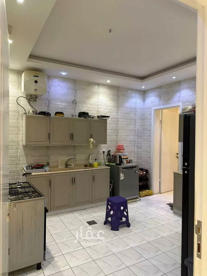 عمارة 352 م² في طيبة 13