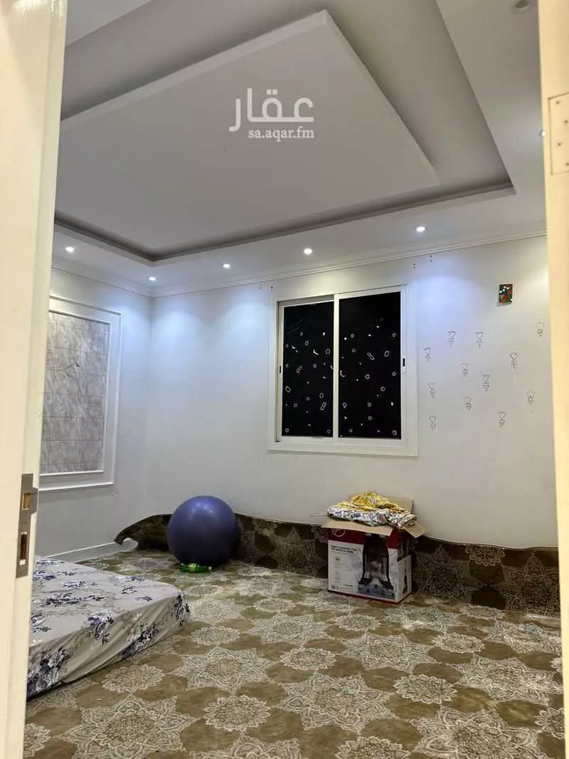 عمارة 352 م² في طيبة 16