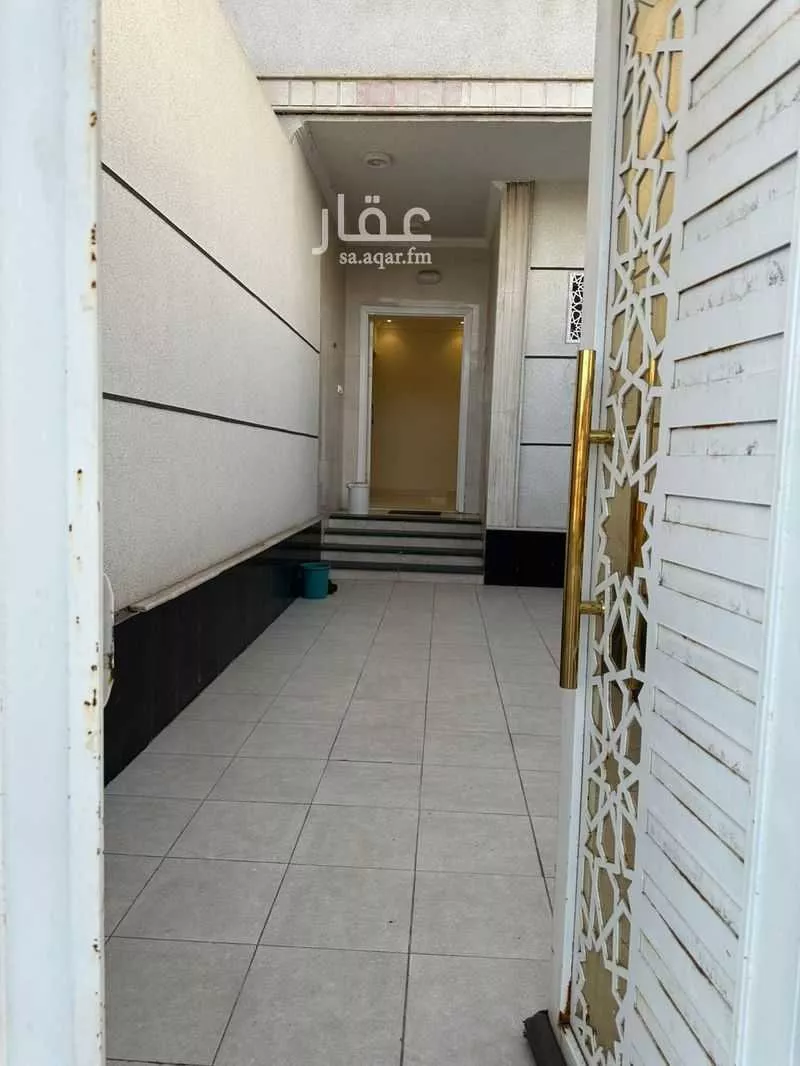 عمارة 352 م² في طيبة 3