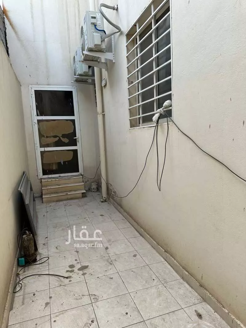 عمارة 352 م² في طيبة 22