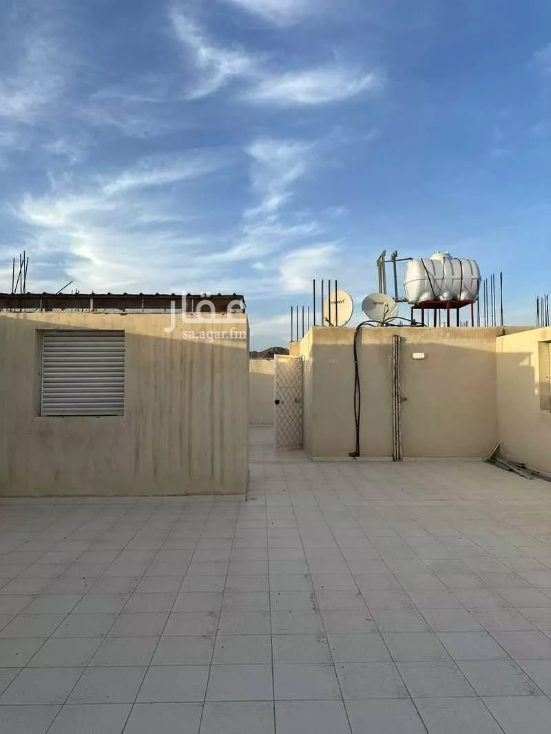 عمارة 352 م² في طيبة 28