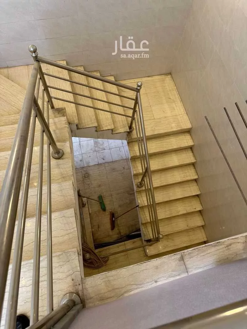 عمارة 352 م² في طيبة 30