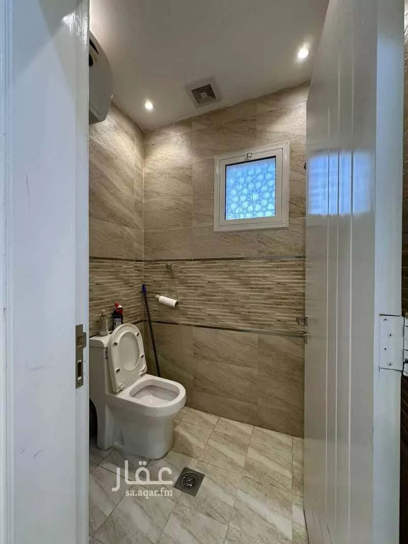 عمارة 352 م² في طيبة 8