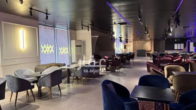 محل 2794 م² في العزيزية 6