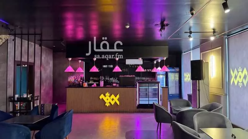 محل 2794 م² في العزيزية 8