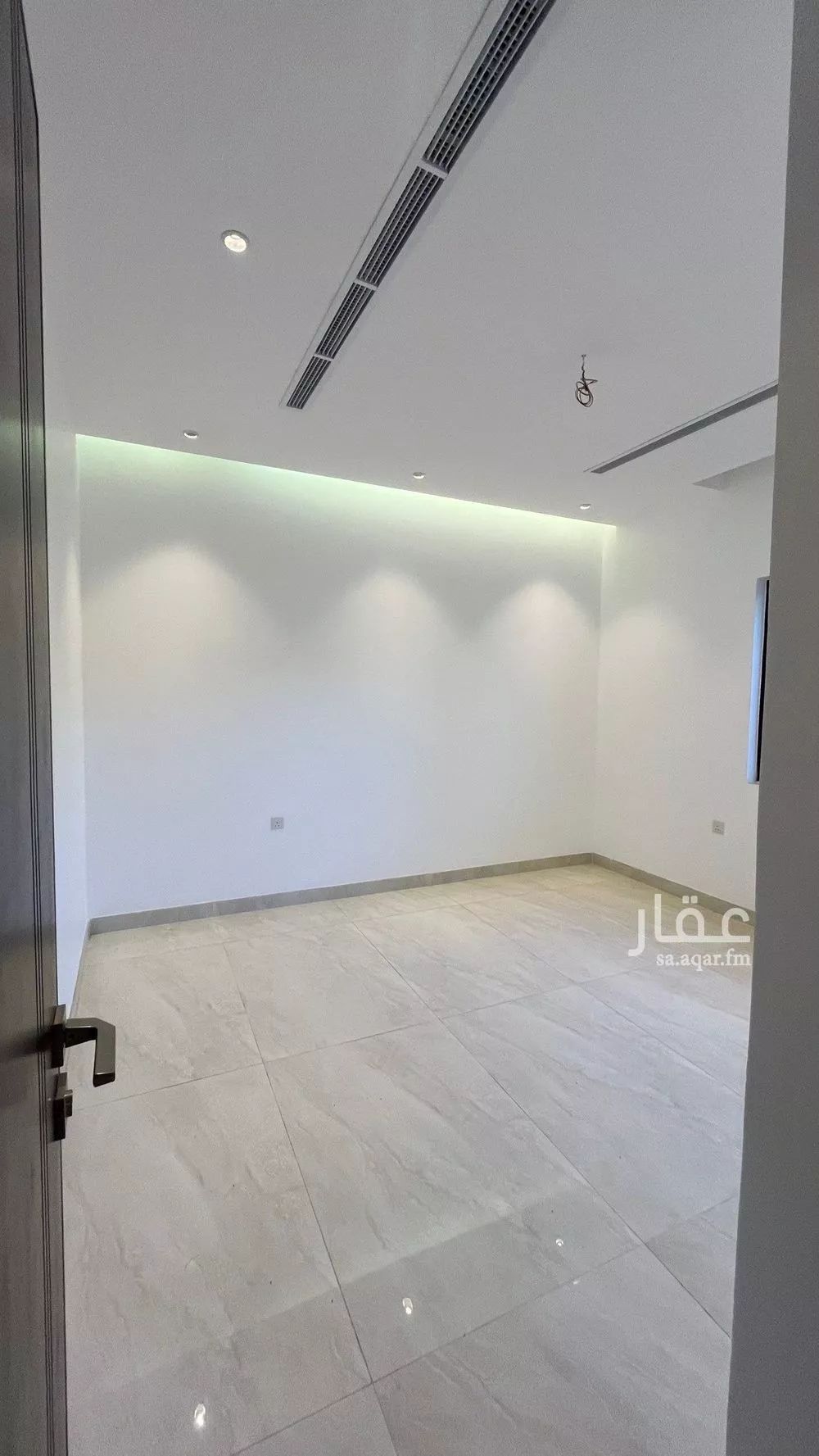 شقة 5 غرف في الصفا 6