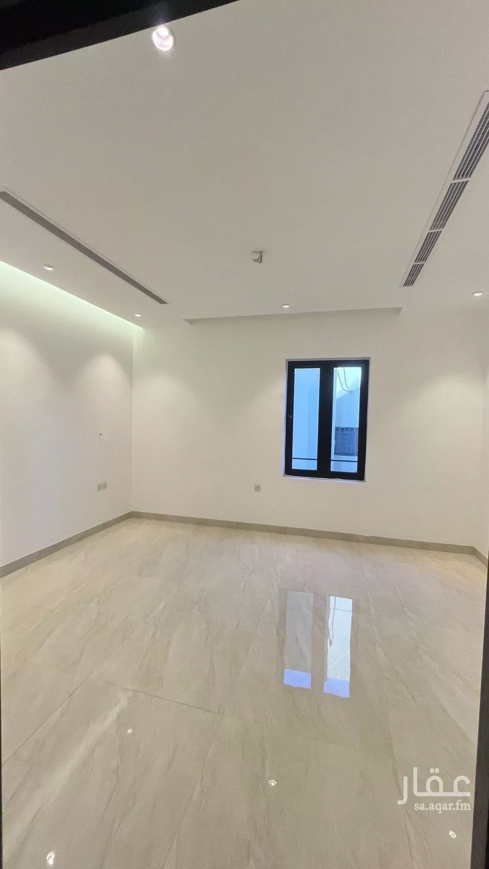 شقة 5 غرف في الصفا 8