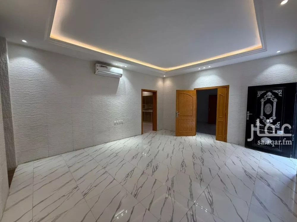 دور 4 غرف في العارض 8