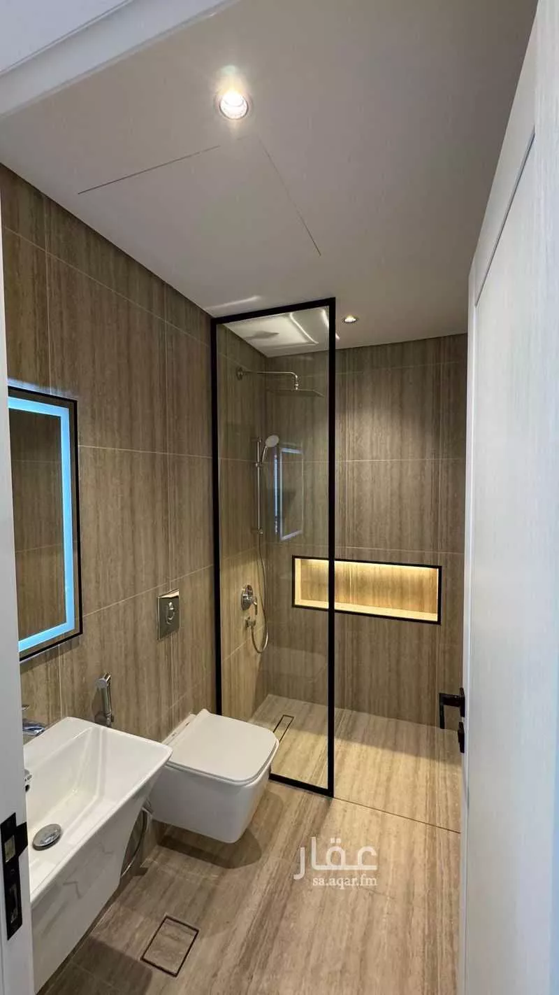 4 bedroom apartment in Al Salamah 8