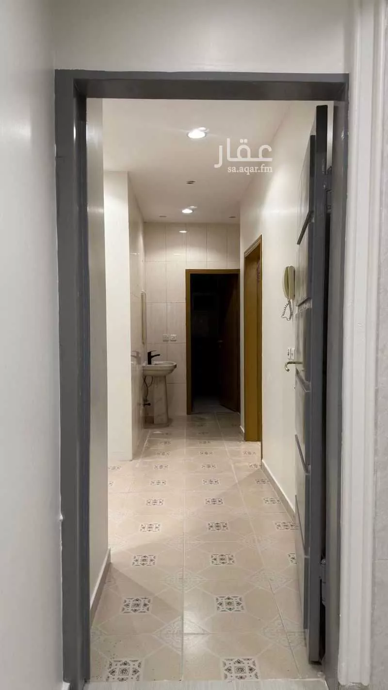 4 bedroom floor in Dhahrat Laban 12