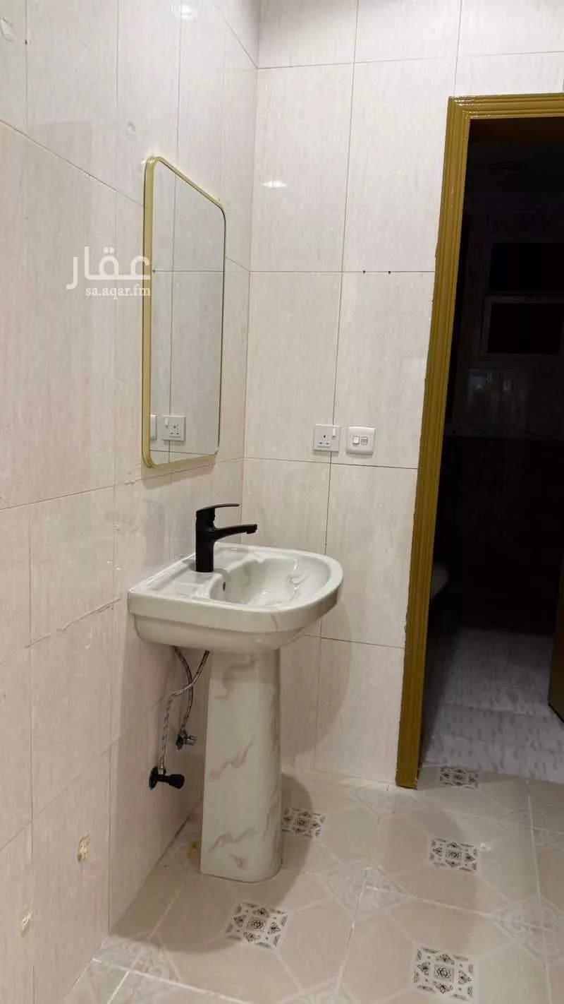 4 bedroom floor in Dhahrat Laban 4