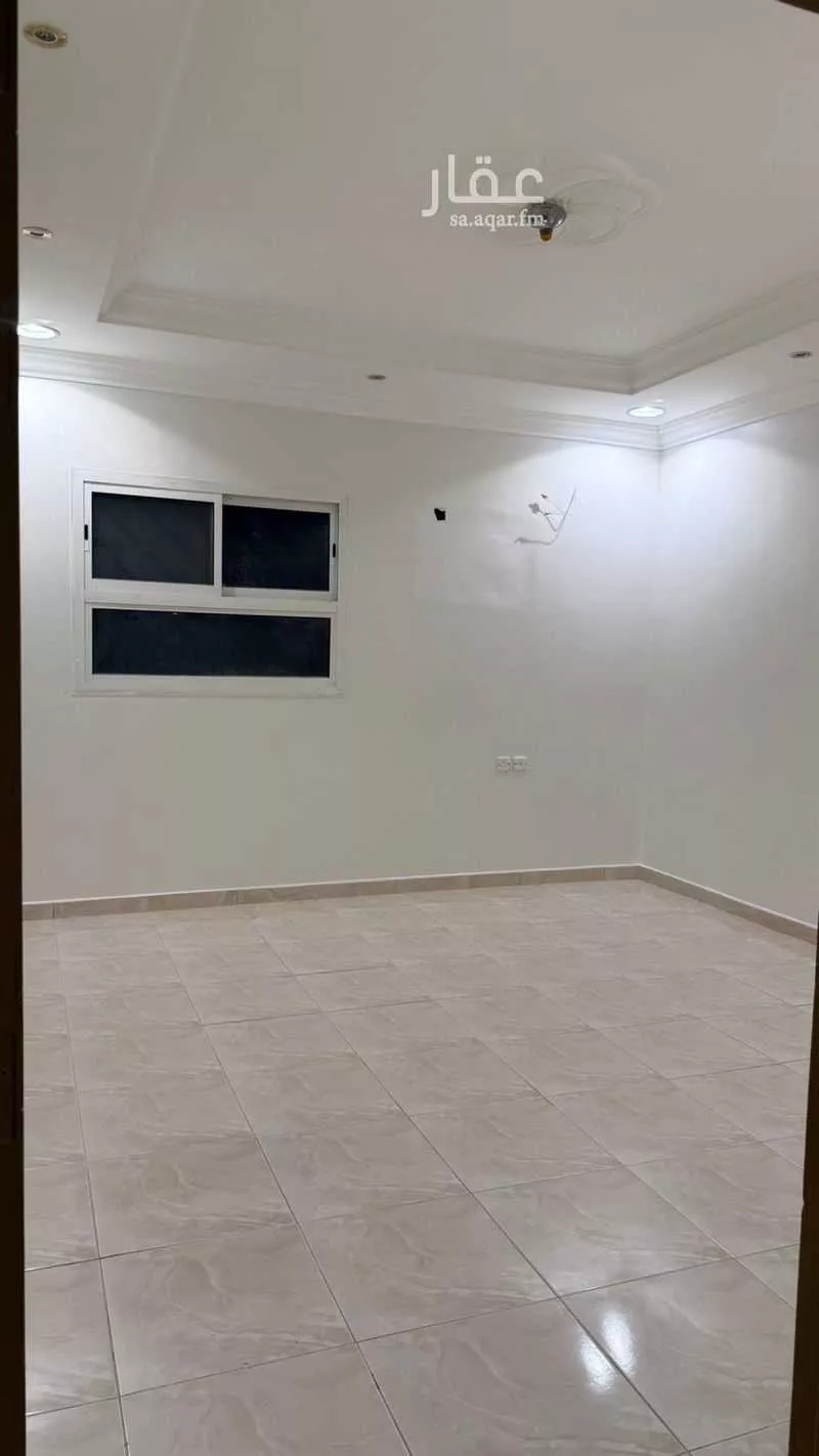 4 bedroom floor in Dhahrat Laban 7