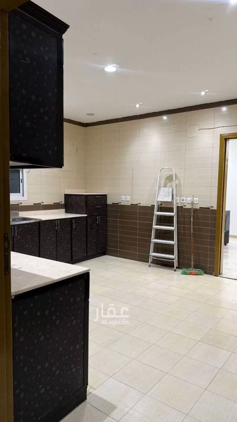 4 bedroom floor in Dhahrat Laban 10