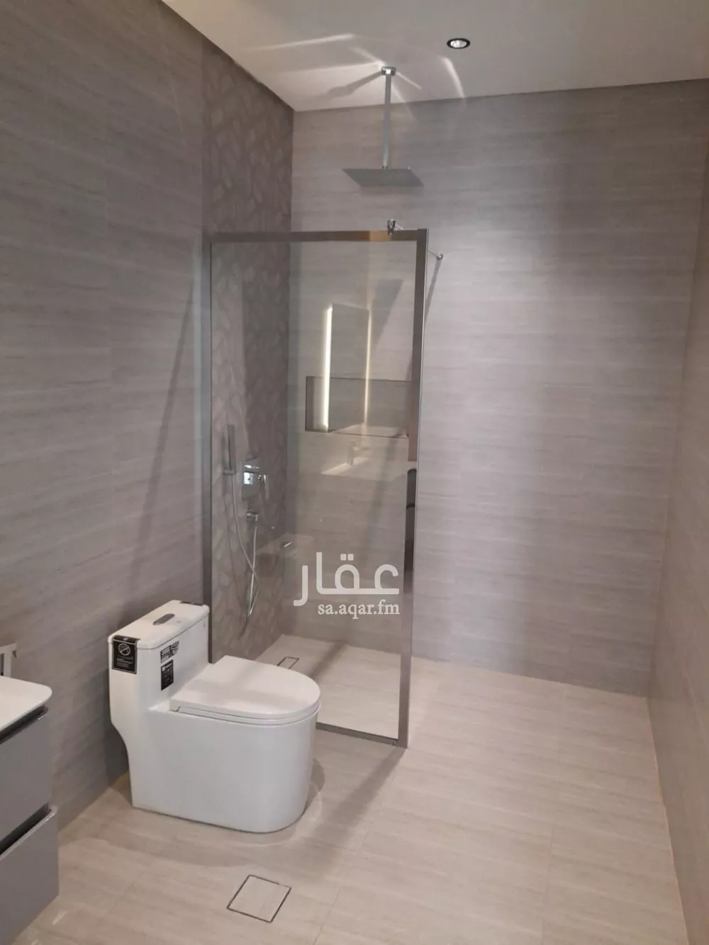 فيلا 4 غرف في الصحافة 17