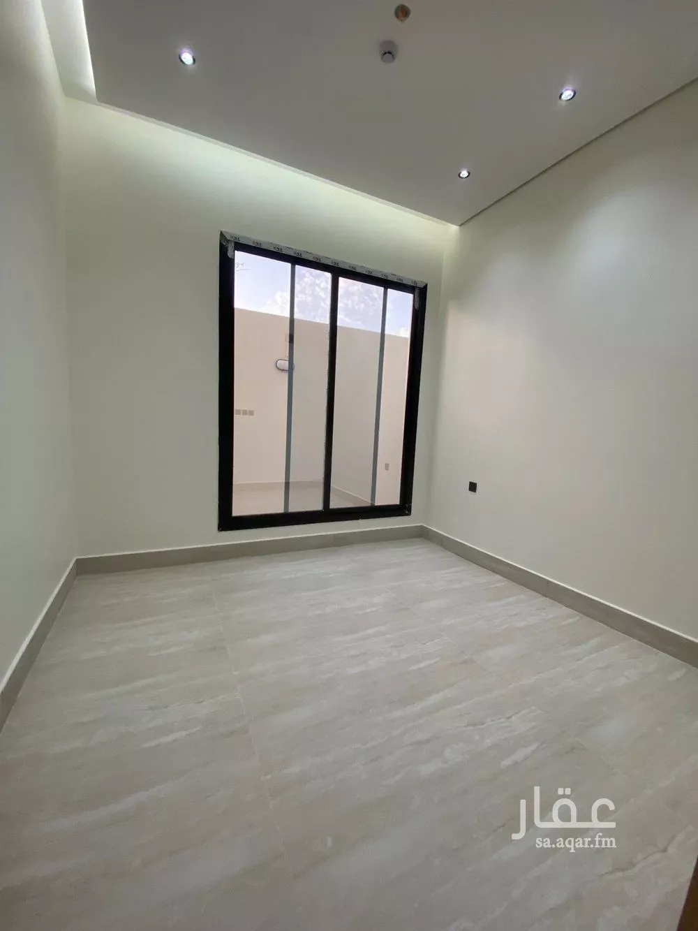 4 bedroom apartment in Dhahrat Laban 9
