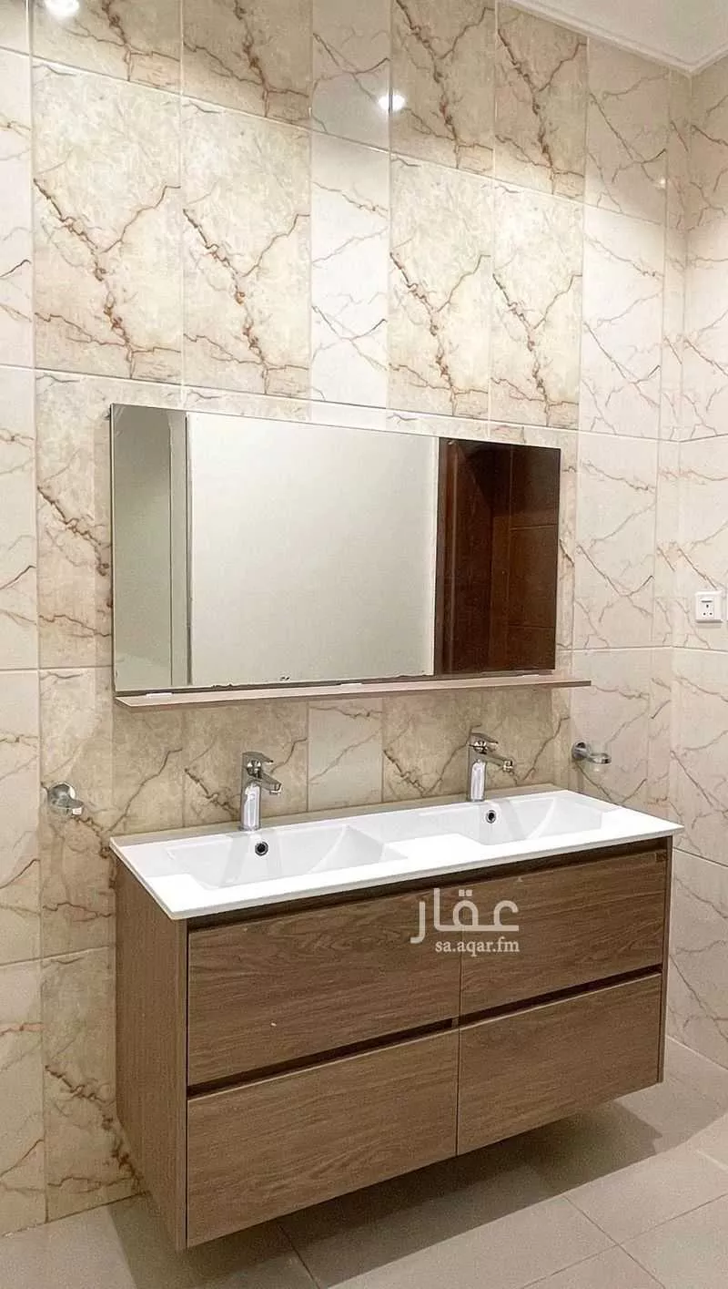 شقة 5 غرف في الريان 7