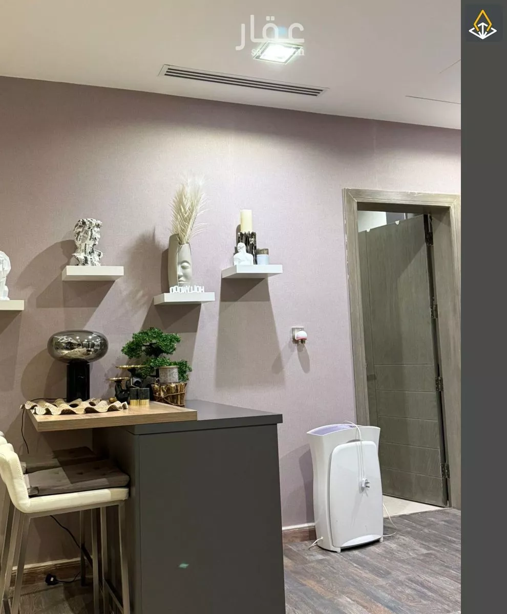 فيلا 4 غرف في عرقة 16