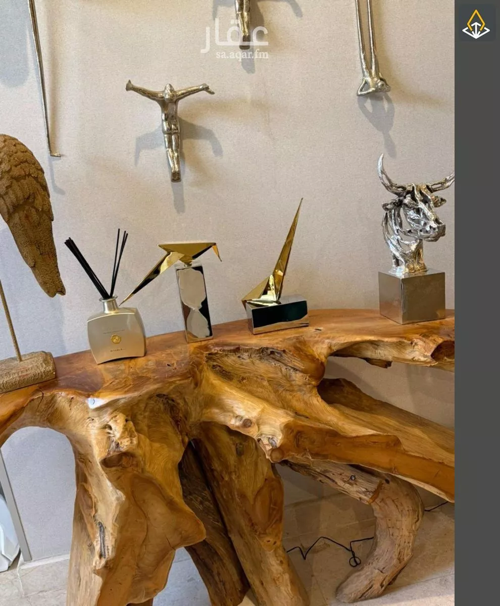 فيلا 4 غرف في عرقة 17