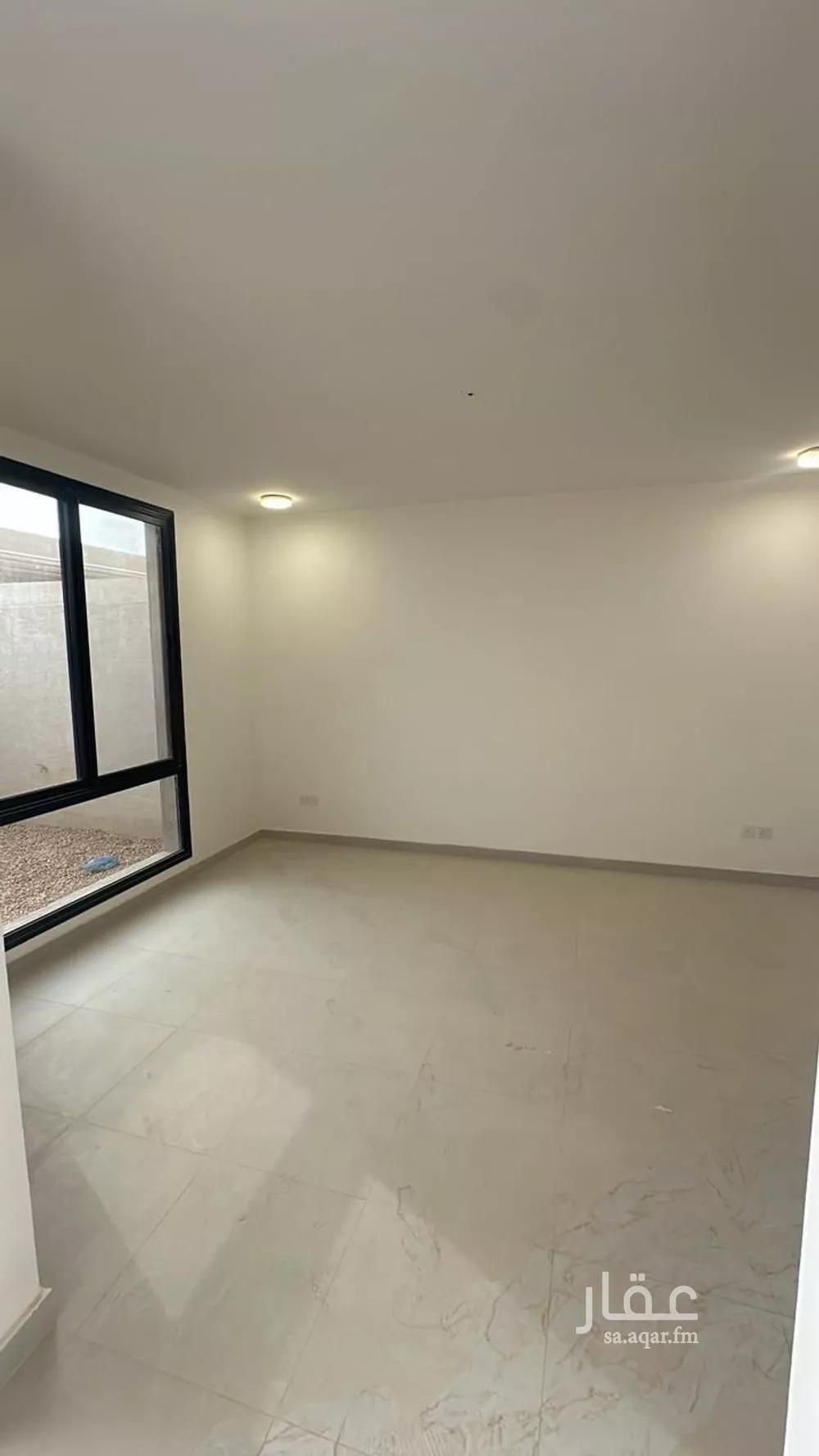 فيلا 4 غرف في العارض 11