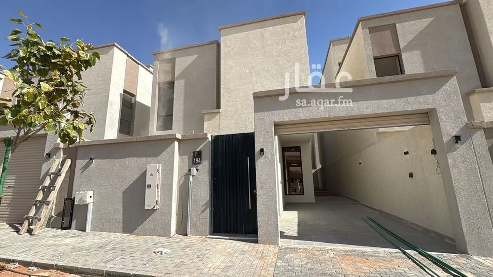 فيلا 4 غرف في العارض 4