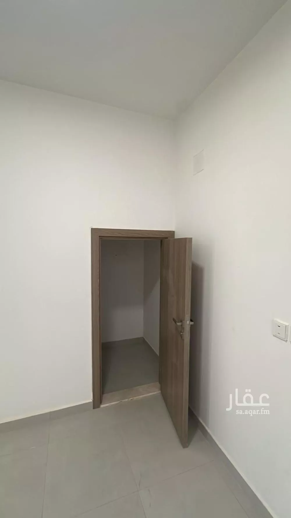 فيلا 4 غرف في العارض 5