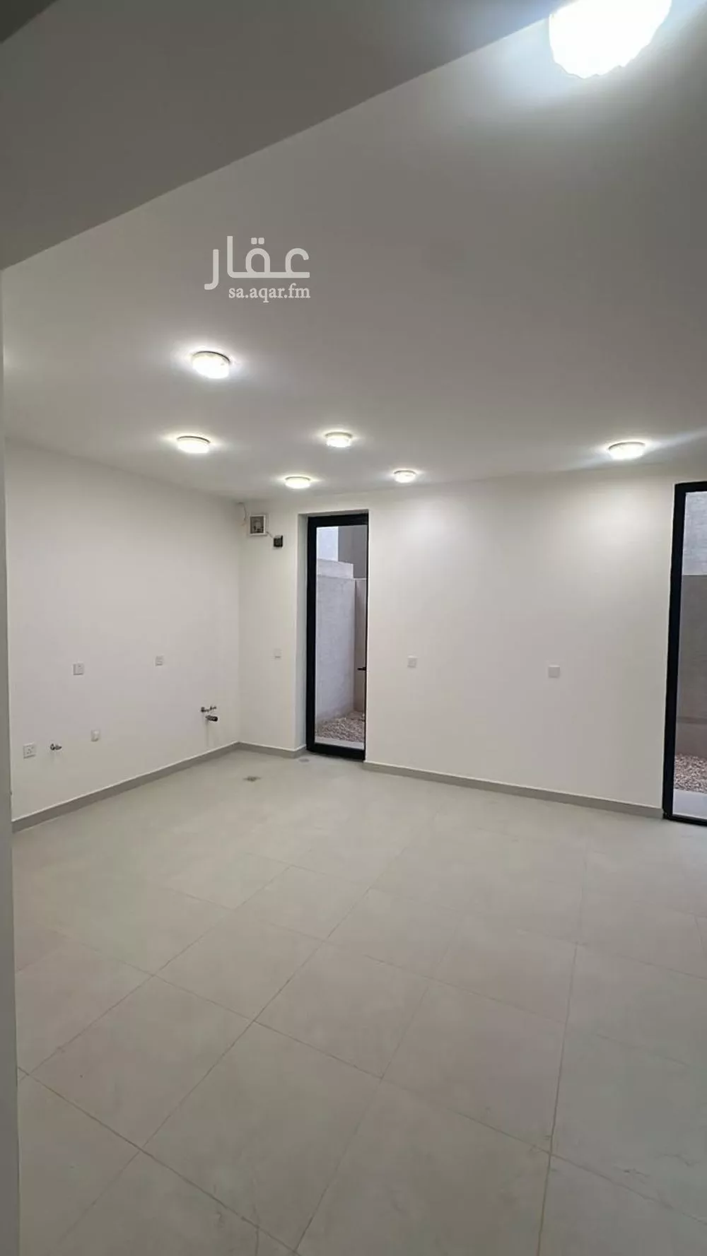 فيلا 4 غرف في العارض 7